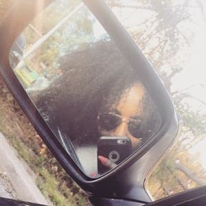 Meet your Posher, Lina